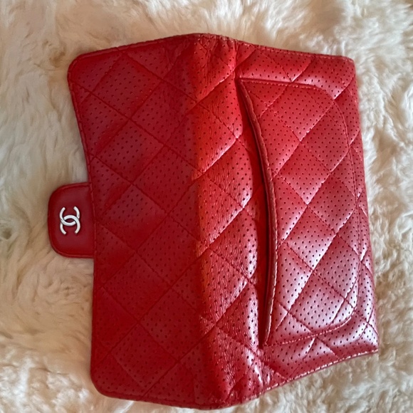 Chanel Trifold Wallet - Picture 5 of 6